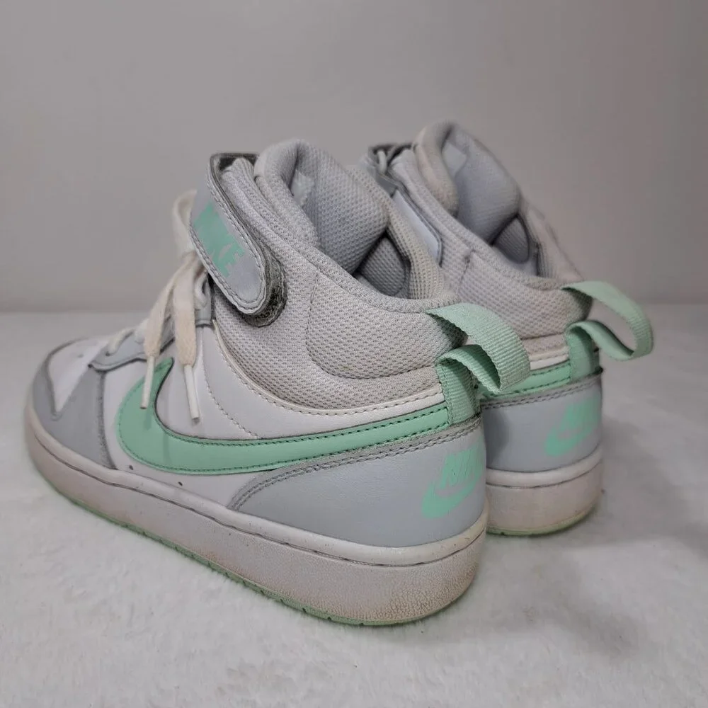 Nike Boys Court‎ Borough Mid 2 CD7782-011 White Basketball Shoes Sneakers Sz 5Y
